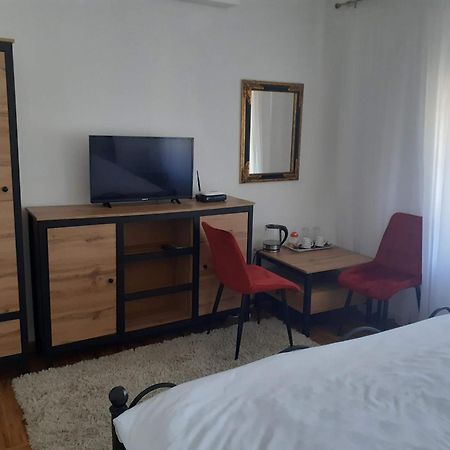 Apartmani Zaara SJJ Exterior foto